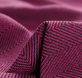 Kostýmová látka Art Fabrics rybí kost fialová