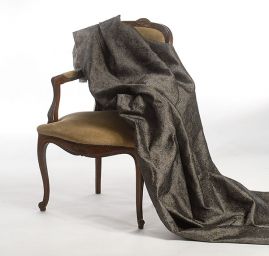 Replika historické látky Art Fabrics Medailon šedozlatá