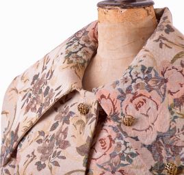 Originální podzimní kabát s gobelínovým motivem