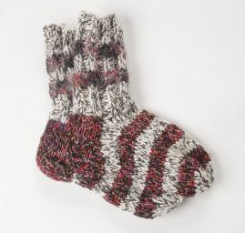 Ručně pletené ponožky MarLen černočervené