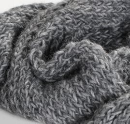 Ručně pletená šála Marlen šedý melír