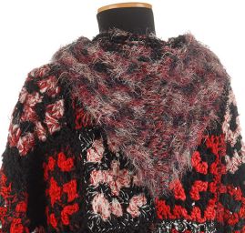 Háčkovaný kabátek černo-červený melír