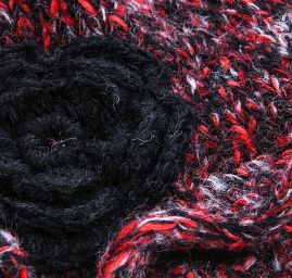 Pletená čepice klobouk s kytkou