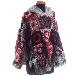 Háčkované pončo s kapucí