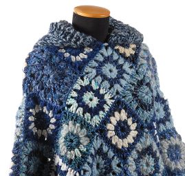 Originální háčkované pončo kapuce + návleky modré