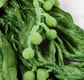 Jemná šála kreš s bambulkami trávově zelená