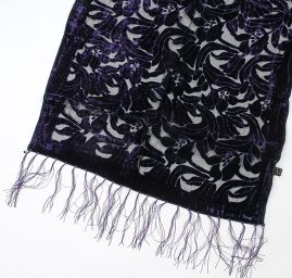 Šála vypalovaný samet s třásněmi tm.fialová