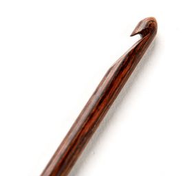 Háček dřevěný PONY PERFECT vel. 7