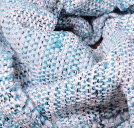 Ručně tkaný pléd v barvě tyrkysového melíru