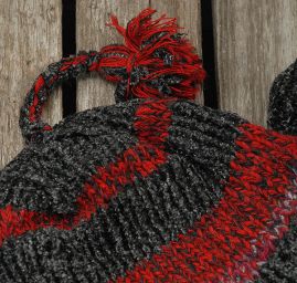 Sada ručně pletené čepice a rukavic