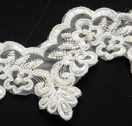 Krajka lem slonová kost korálky/perličky