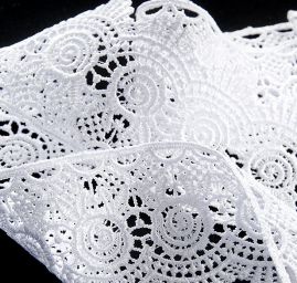 Krajka široký lem bílá