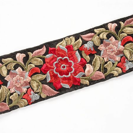 Vyšívaná stuha šantung velké květy červené