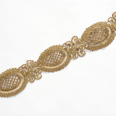 Krajková kovová stuha zlatá