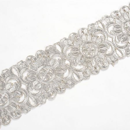 Krajková kovová stuha velký ornament stříbrný