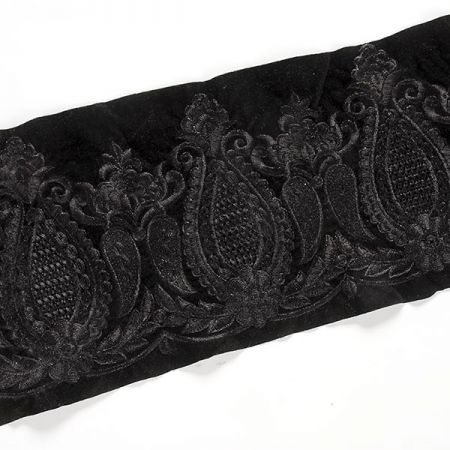 Sametová stuha vyšívaná černá