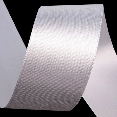 Atlasová stuha šíře 50 mm oboulíc bílá