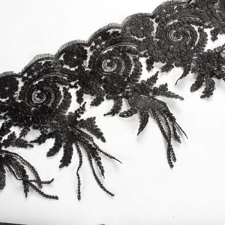 Krajkový lem lurexová výšivka černá