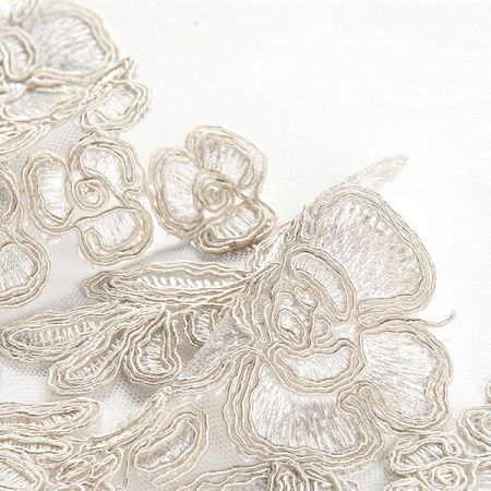 Krajka lem květinová výšivka slonová kost II.jakost