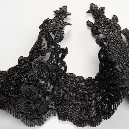 Krajka lem výšivka na tylu velké květy černá