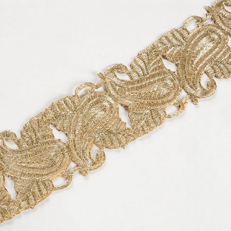 Krajková kovová stuha paisley vzor světle zlatá