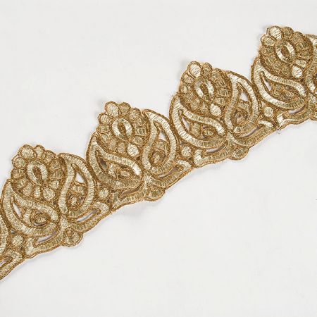 Krajková kovová stuha orientální vzor zlatá