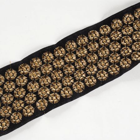 Sametová vyšívaná stuha široká drobné květy