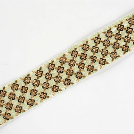 Šantungová stuha vyšívaná s flirty piatáciová