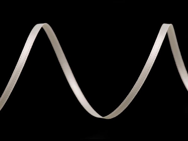 Atlasová stuha šíře 3mm smetanová