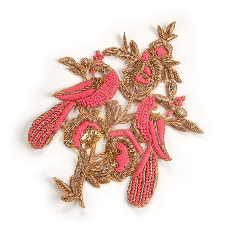 Aplikace pávi středová zlatorůžová