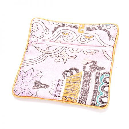 Elegantní brokátová taštička pastel růžová ornamnet