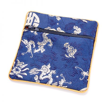 Elegantní brokátová taštička tm.modrá draci