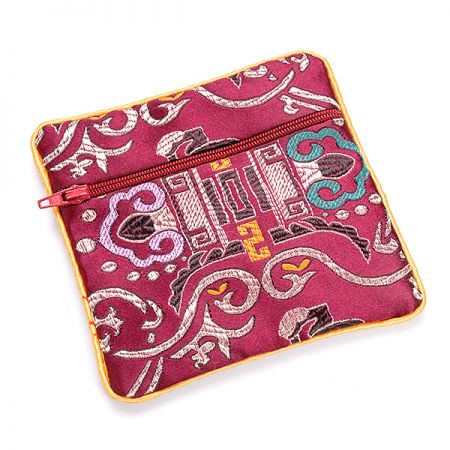 Elegantní brokátová taštička fuchsie ryby