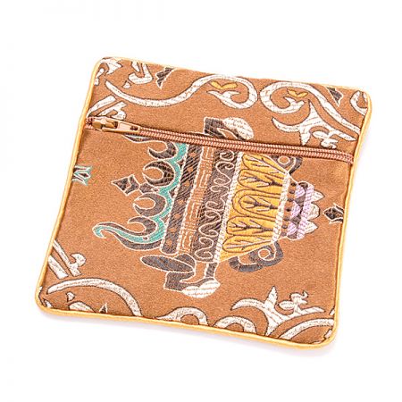 Elegantní brokátová taštička hnědá