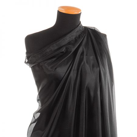 Hedvábný šál jednobarevný černý