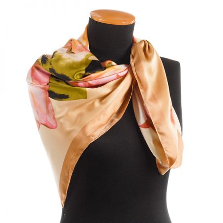 Efektní šátek květy žlutohnědý