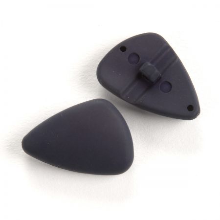 Knoflík plastový s krčkem trojúhelník fialový