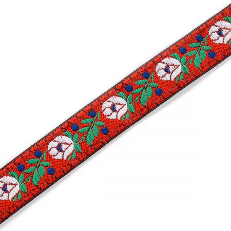 Stuha krojová vyšívaná červená 1,8cm bílý květ