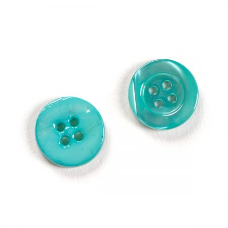 Knoflík perleťový čtyřdírkový mint