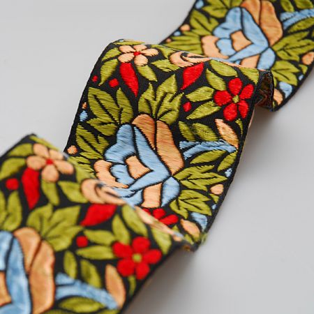 Porta vyšívaná taft vzor květy zelená