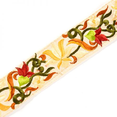 Vyšívaná stuha šantung květy žluté