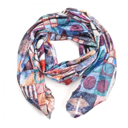 Saténová šála se vzorem mozaiky