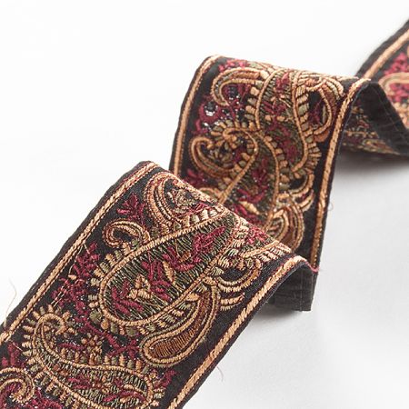Vyšívaná stuha šantung paisley vzor černá