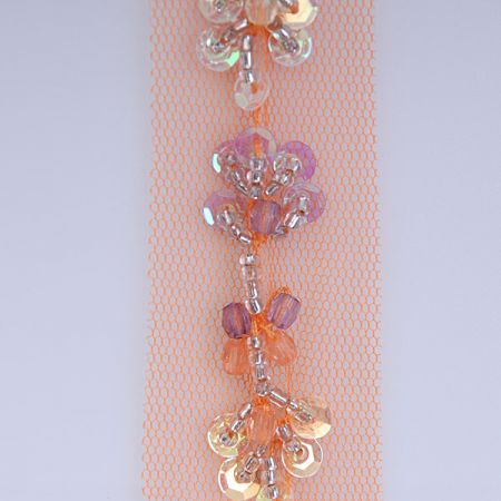 Tylová stuha vyšívaná flitry a korálky oranžová