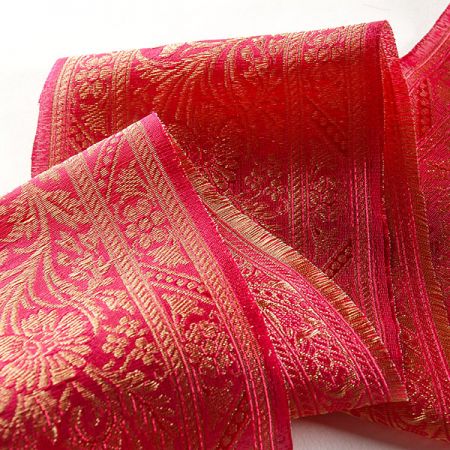 Orientální žakárová porta s kovovým vláknem fuchsiová