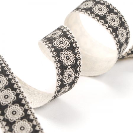 Stuha bavlněná vzor krajkové květy černá/režná