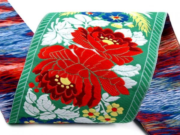 Stuha krojová vyšívaná zelená 7cm