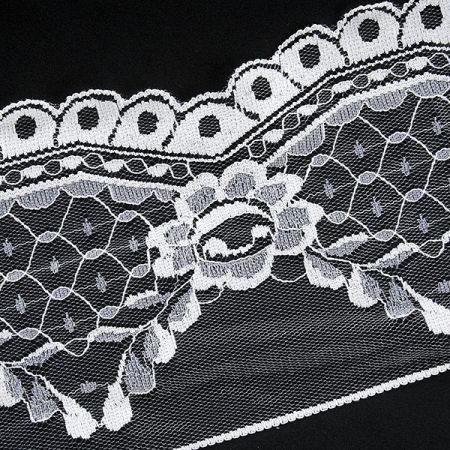 Krajka široká květinový geometrický vzor