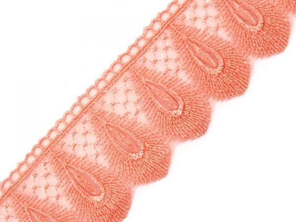 Romantická krajka na tylu