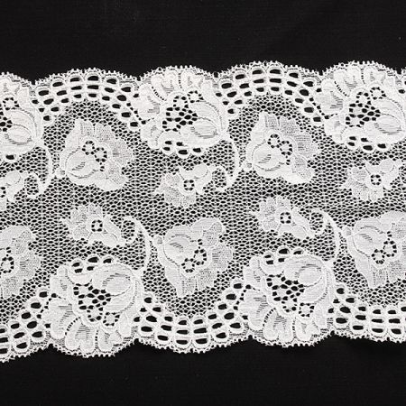 Pružná krajka lem květiny slonová kost